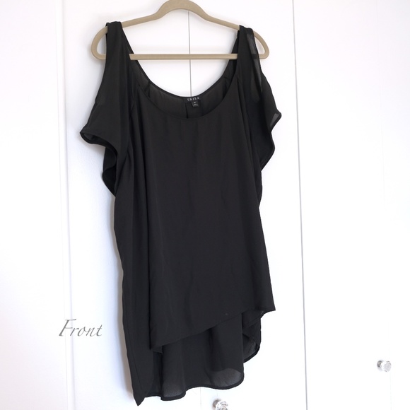 Black Top / Short Sleeves / Cut-Out Shoulders - Picture 3 of 6
